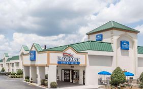 Baymont Inn & Suites Greensboro Coliseum